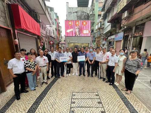 The 2023MIECF organises merchants to visit communities and explore local stores